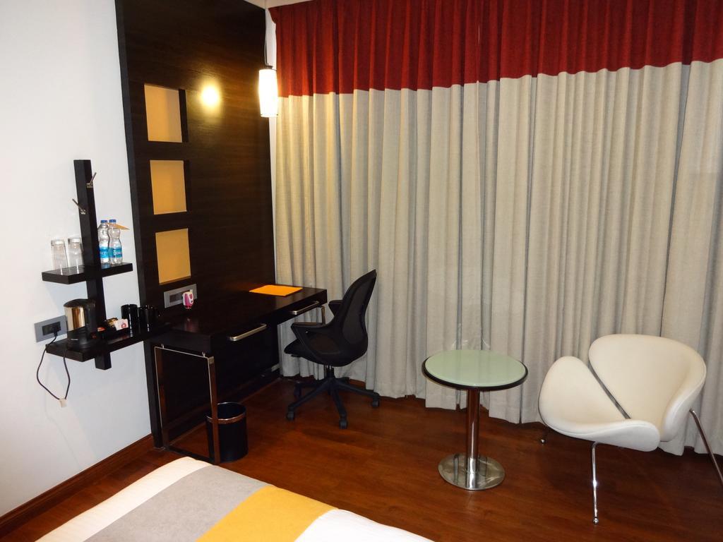 Astoria Hotels Madurai Extérieur photo