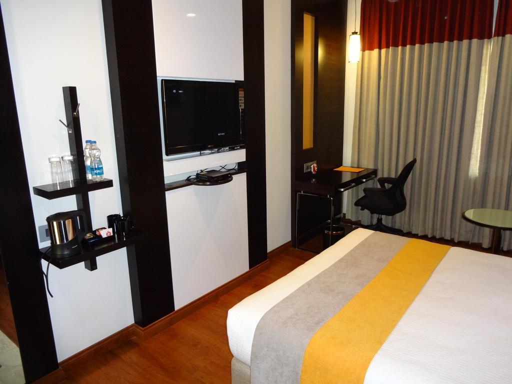 Astoria Hotels Madurai Extérieur photo