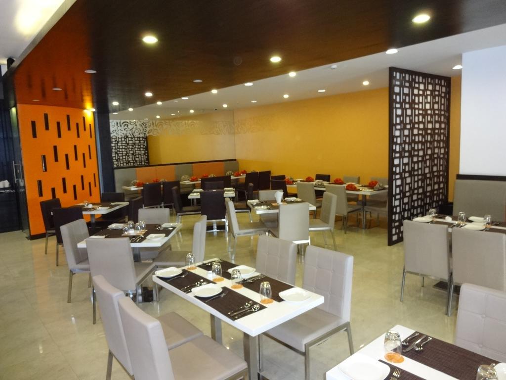 Astoria Hotels Madurai Extérieur photo